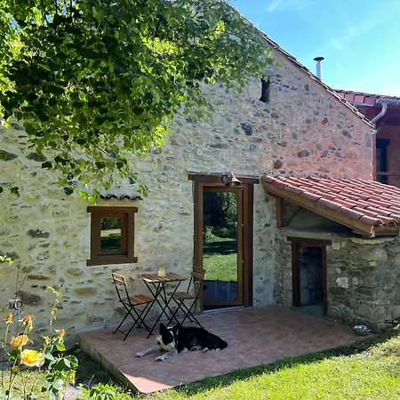 Petite Grange Cosy Avec Poele A Bois Et Jardin Cloture