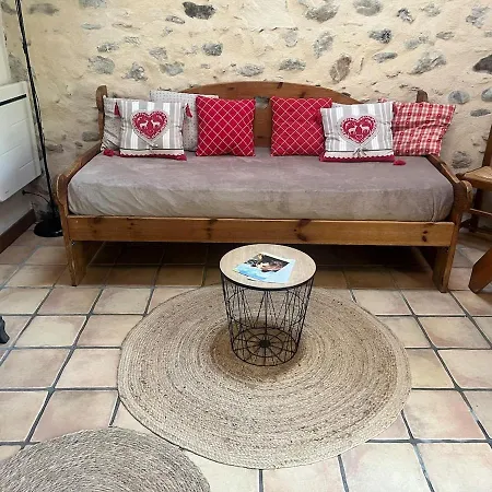 Domek alpejski Petite Grange Cosy Avec Poele A Bois Et Jardin Cloture Valcabrere