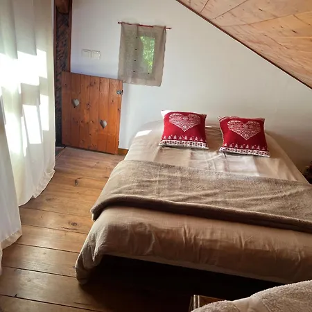 Domek alpejski Petite Grange Cosy Avec Poele A Bois Et Jardin Cloture Valcabrere