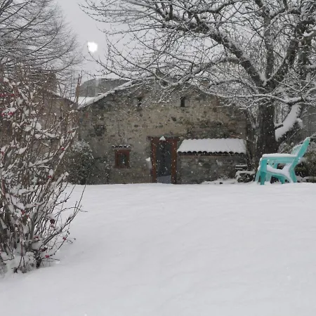Domek alpejski Petite Grange Cosy Avec Poele A Bois Et Jardin Cloture Valcabrere